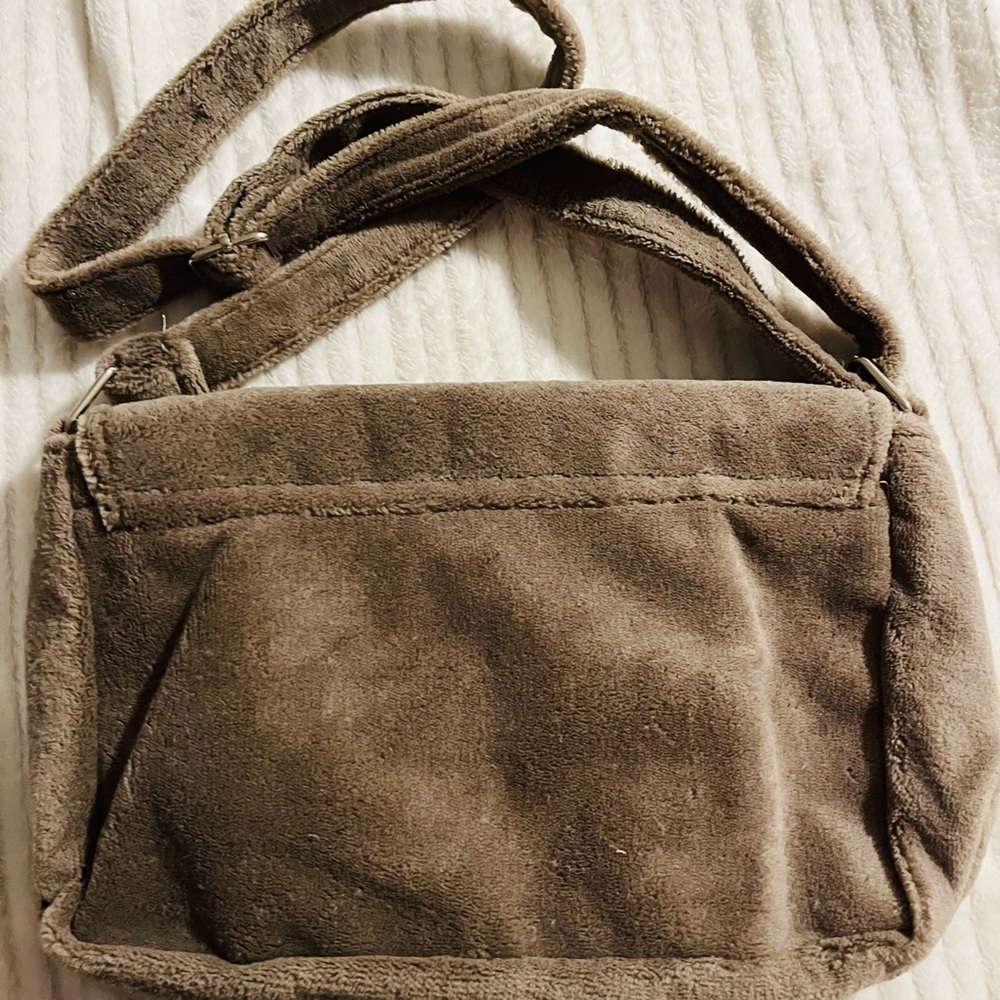 Chanel precision VIP GWP Terry cloth
Brown w/White logo crossbody
Shoulder Bag - Picture 6 of 9